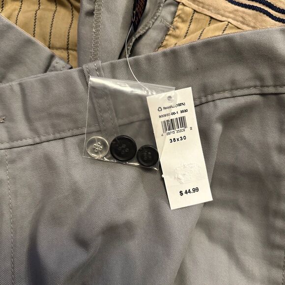 Gap Khakis Classic Straight Mens Pants Size 35x30 Gray Pearl NWT - Picture 7 of 7